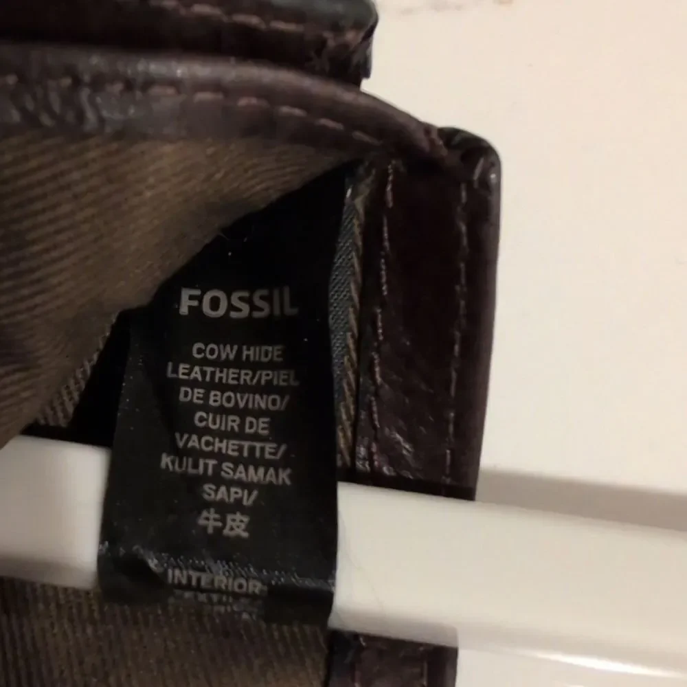 Fossil Men's Dark Brown Leather Bi-fold Wallet Card Holder with Flip ID